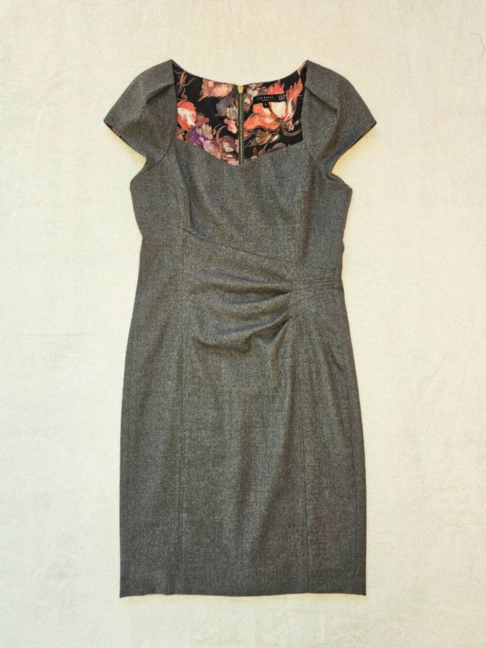 Ted Baker Gray Wool Sheath Dress Cap Sleeve Sweetheart Neckline Lined Size M 8 - Picture 3 of 10